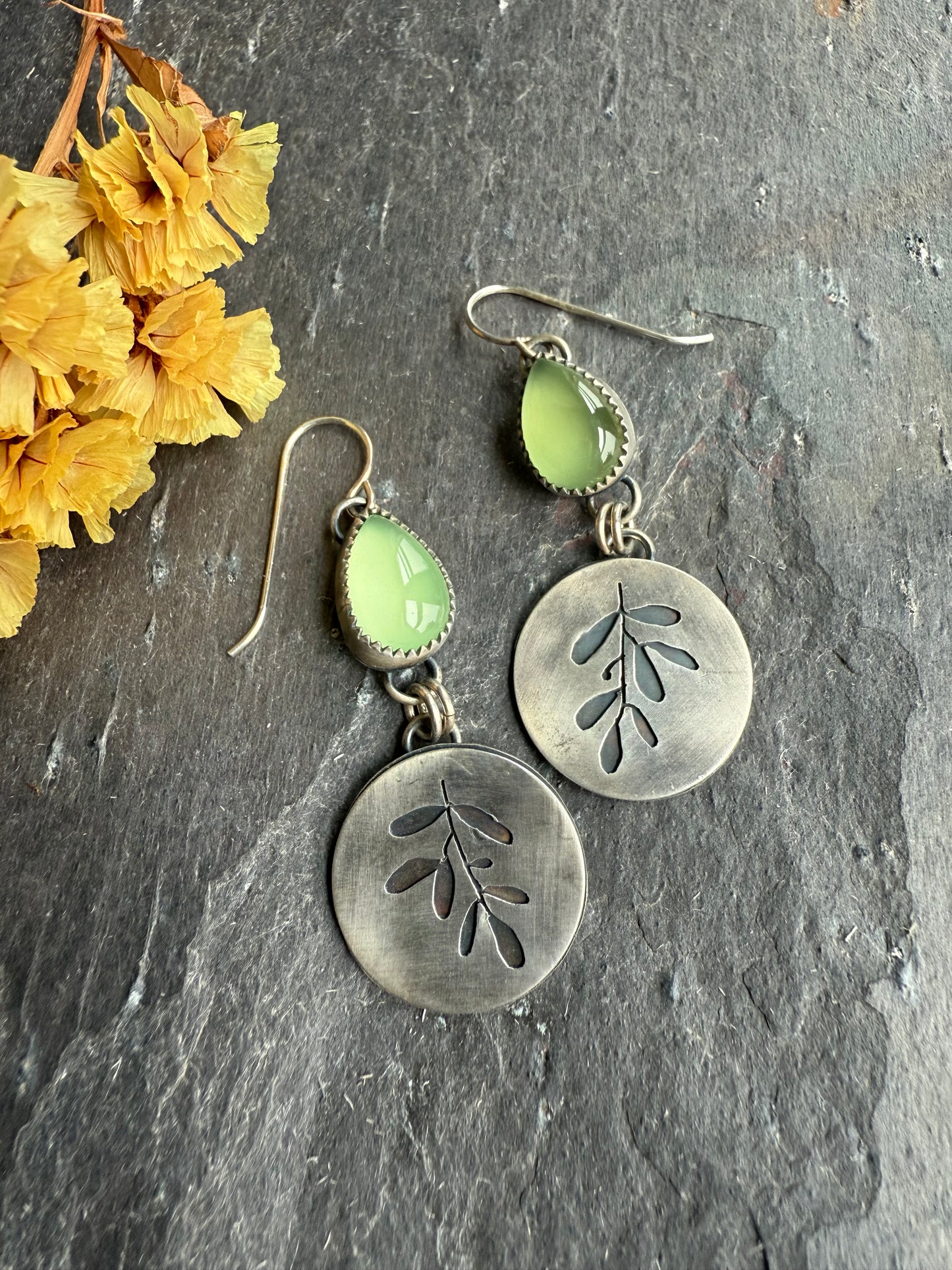 Botanical earrings- peridot